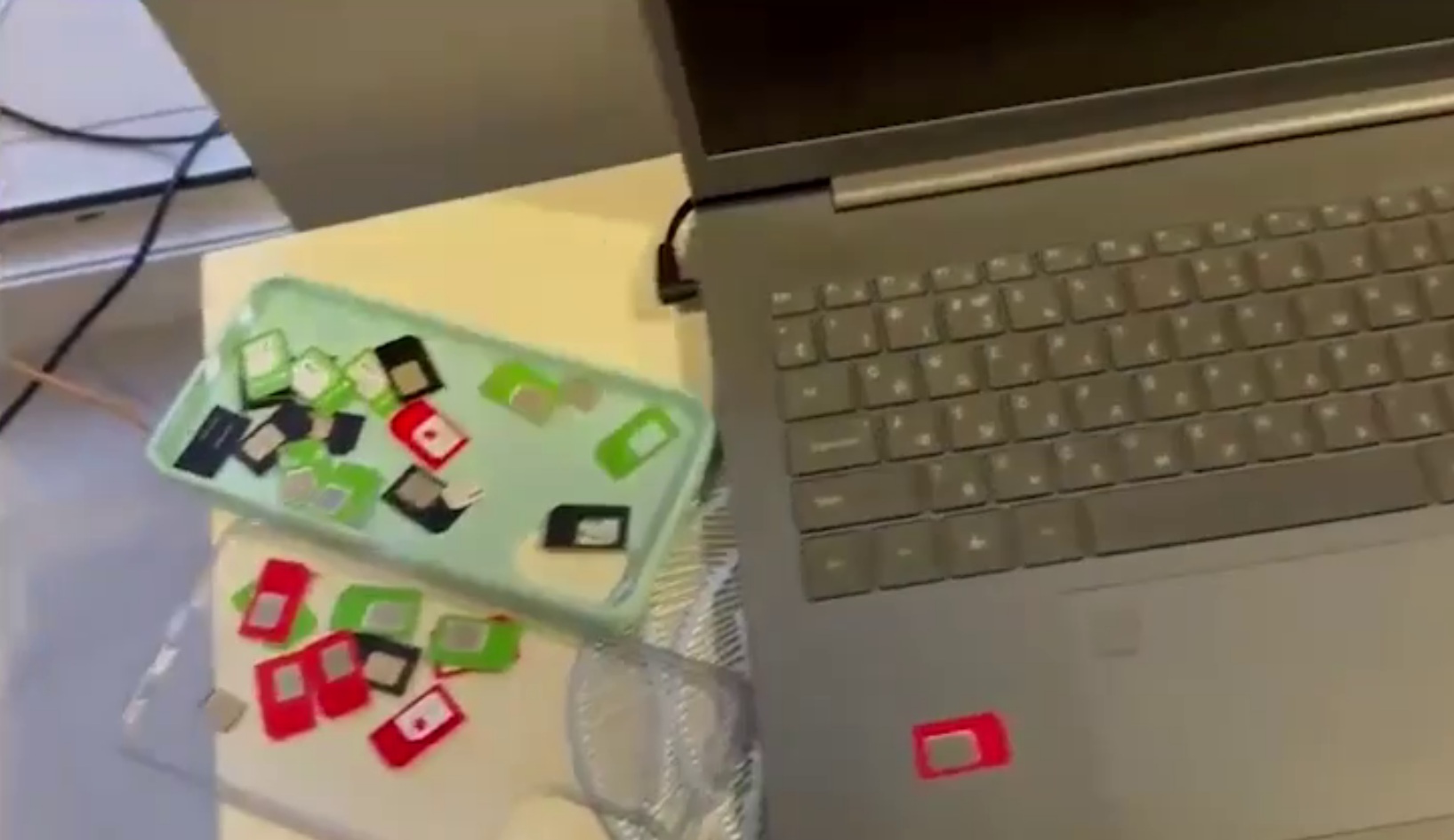 В Саратове задержали троих «связистов», помогавших телефонным мошенникам В Саратове задержали троих «связистов», помогавших телефонным мошенникам